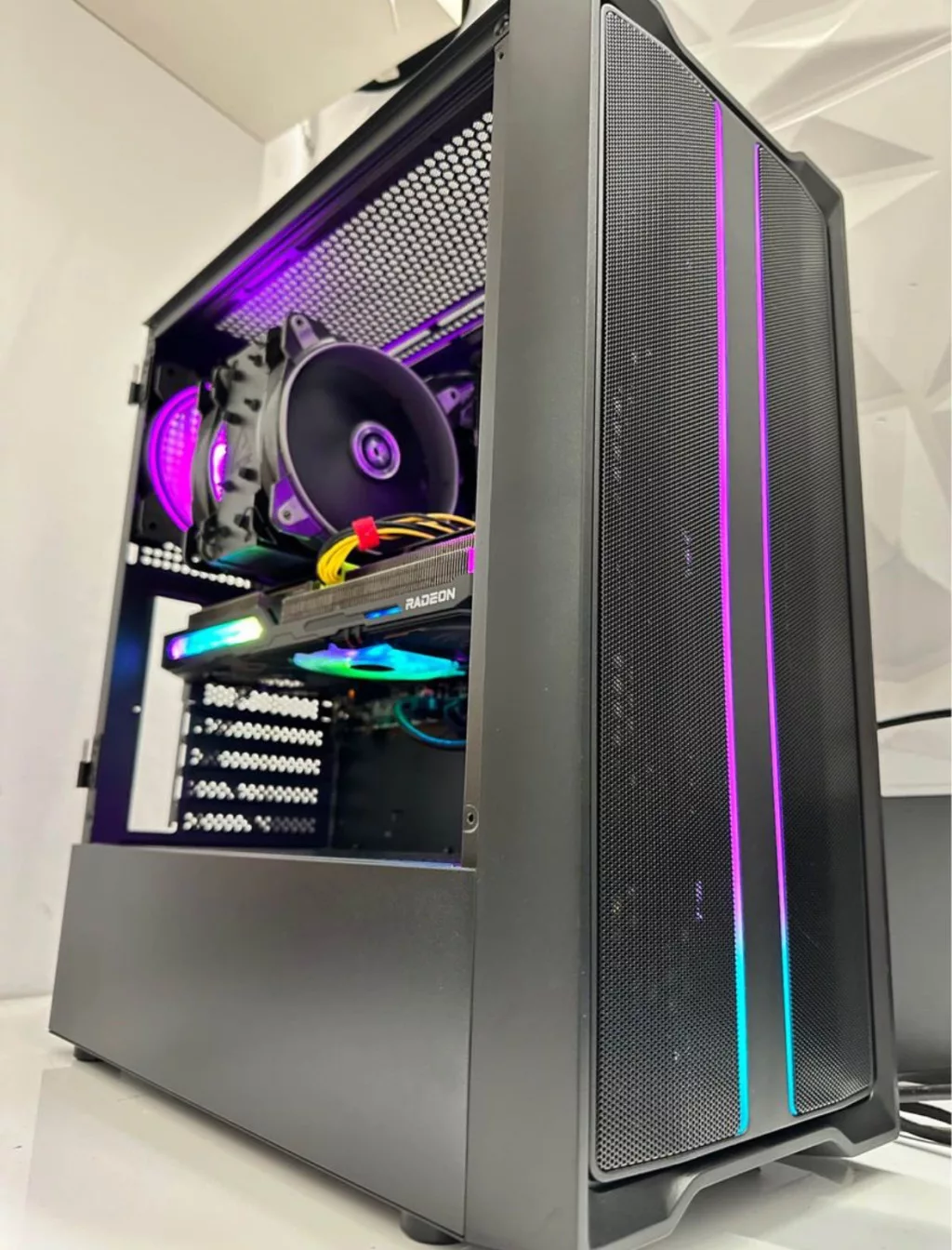 Pc de bureau Gamer GAMING X / i3 13100F / RX 6600 8GB / 16 Go